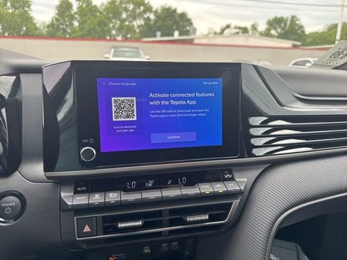 Used 2025 Toyota Camry SE FWD image 28