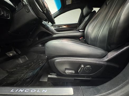 Used 2017 Lincoln MKZ Reserve AWD/4WD image 12