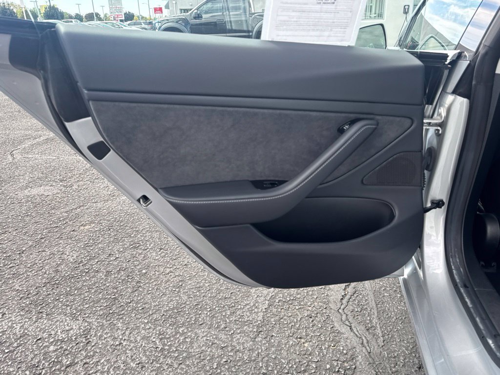 Used 2018 Tesla Model 3 Long Range RWD image 12