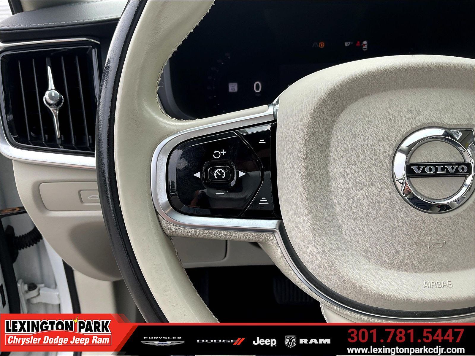 Used 2023 Volvo V90 B6 Cross Country Ultimate AWD/4WD image 11