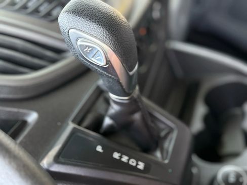 Used 2019 Ford Transit 150 148 Medium Roof image 34