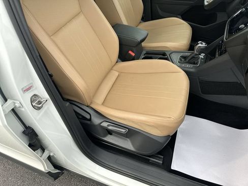 Used 2023 Volkswagen Tiguan SE w/ Panoramic Sunroof Package FWD image 28