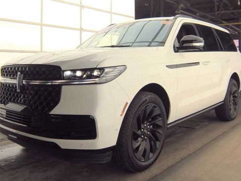 Used 2025 Lincoln Navigator Reserve w/ Jet Appearance Package AWD/4WD image 1