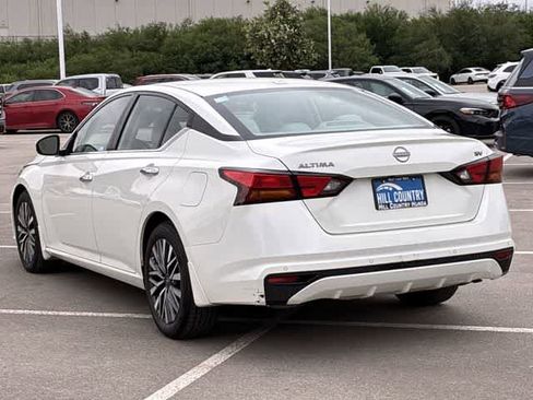 Used 2023 Nissan Altima 2.5 SV FWD image 4