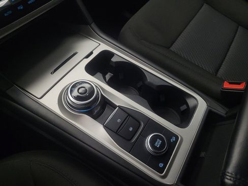 Used 2022 Ford Explorer XLT image 26