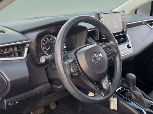 Used 2022 Toyota Corolla LE image 8