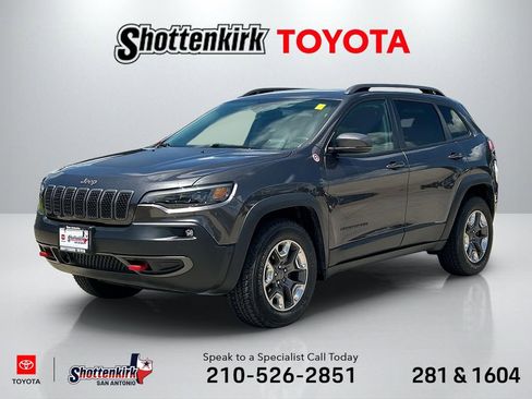 Used 2019 Jeep Cherokee Trailhawk AWD/4WD image 1