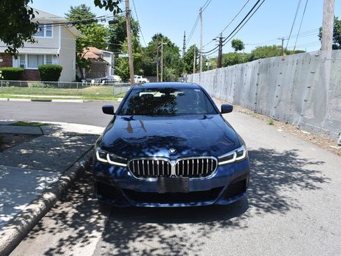 Used 2023 BMW 530e xDrive w/ M Sport Package AWD/4WD image 3