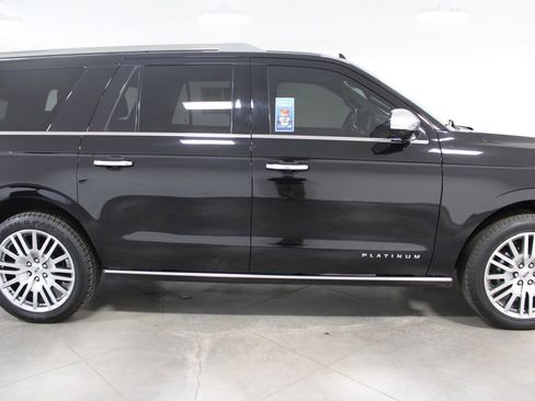 Used 2023 Ford Expedition Max Platinum image 11
