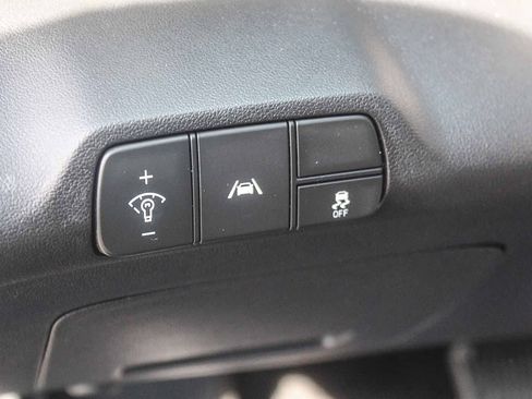 Used 2023 Hyundai Elantra SEL FWD image 28