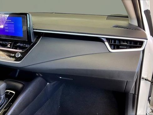 Used 2025 Toyota Corolla LE image 21