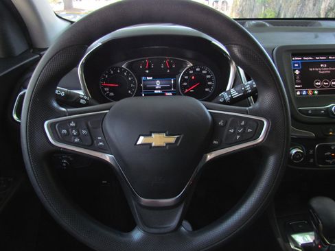 Used 2023 Chevrolet Equinox LT image 23