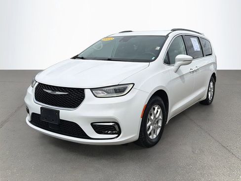 Used 2022 Chrysler Pacifica Touring-L FWD image 8