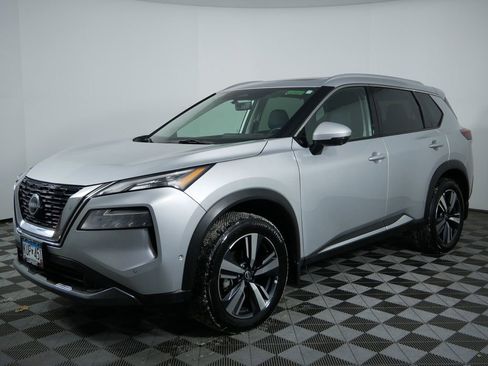 Used 2023 Nissan Rogue SL w/ SL Premium Package image 4