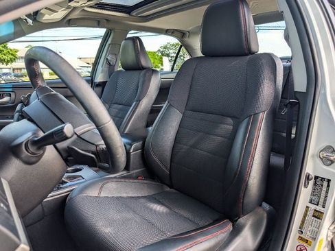 Used 2017 Toyota Camry SE w/ Moonroof Package FWD image 14
