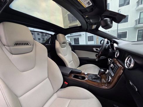 Used 2015 Mercedes-Benz SLK 250 image 31