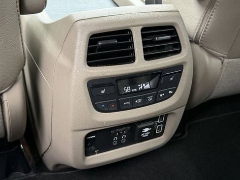 Used 2022 Honda Pilot Touring image 29
