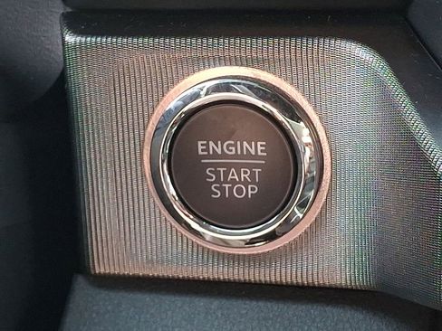 Used 2024 Ford F250 Platinum image 25