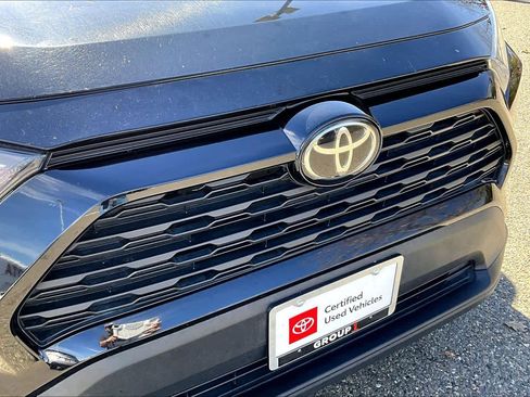 Certified 2021 Toyota RAV4 LE image 29