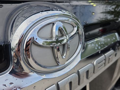 Used 2019 Toyota 4Runner Limited AWD/4WD image 32