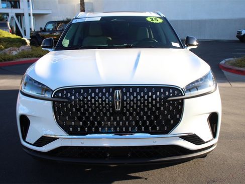 Certified 2025 Lincoln Aviator 2WD image 9