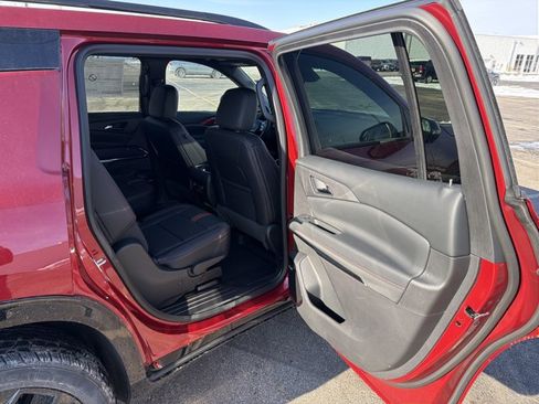 New 2026 Chevrolet Traverse RS w/ LPO, Floor Liner Package image 27