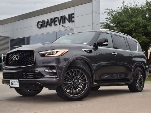 Used 2024 INFINITI QX80 Sensory RWD image 2
