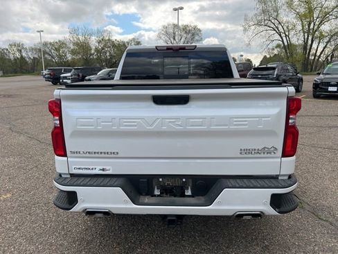 Used 2024 Chevrolet Silverado 1500 High Country w/ Technology Package AWD/4WD image 7