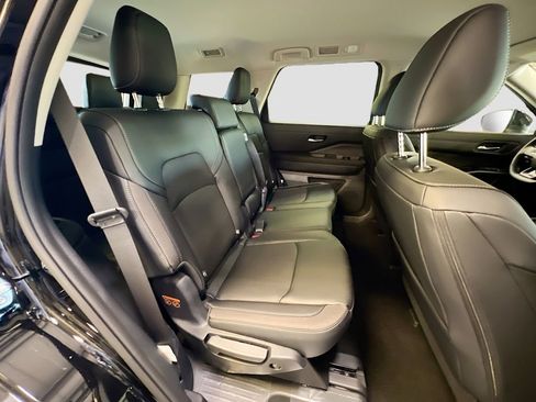 New 2026 Nissan Pathfinder SL image 27