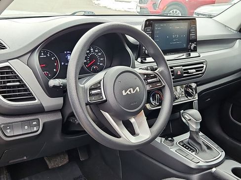 Certified 2022 Kia Seltos LX image 27