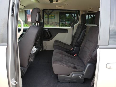 Used 2017 Dodge Grand Caravan SE w/ Power Window Group FWD image 11