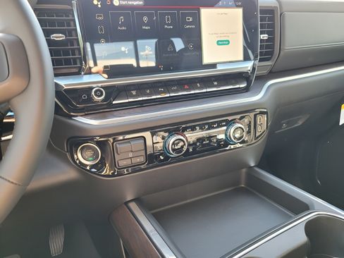 Used 2026 GMC Sierra 3500 SLT w/ SLT Convenience Package AWD/4WD image 21