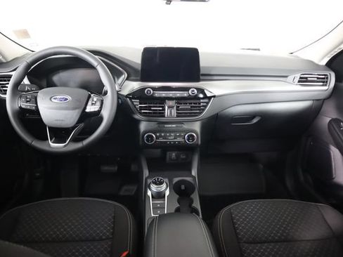 Certified 2024 Ford Escape Active AWD/4WD image 30