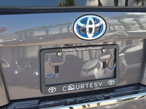 Used 2017 Toyota Prius Four Touring w/ Premium Convenience Package FWD image 31