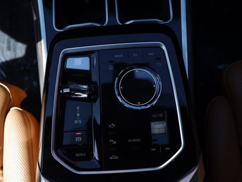 Used 2019 BMW 740i image 19