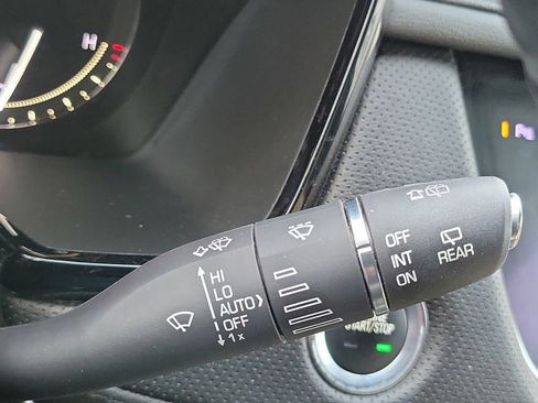 Used 2018 Cadillac XT5 Luxury w/ Driver Awareness Package image 14