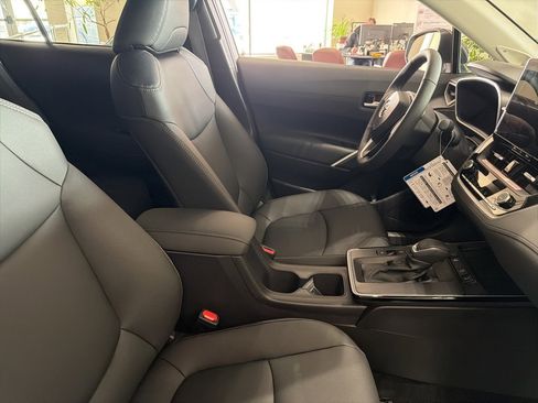 New 2026 Toyota Corolla Cross XLE w/ Convenience Package image 2