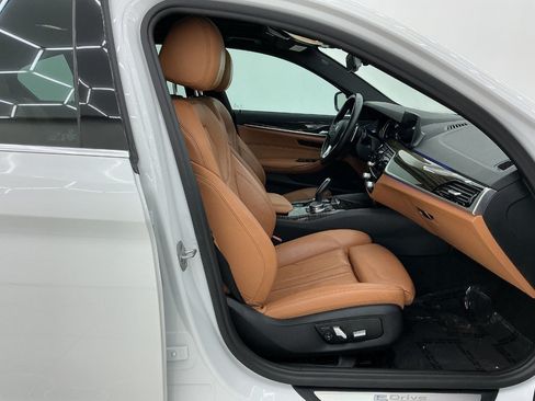 Used 2018 BMW 530e RWD image 15