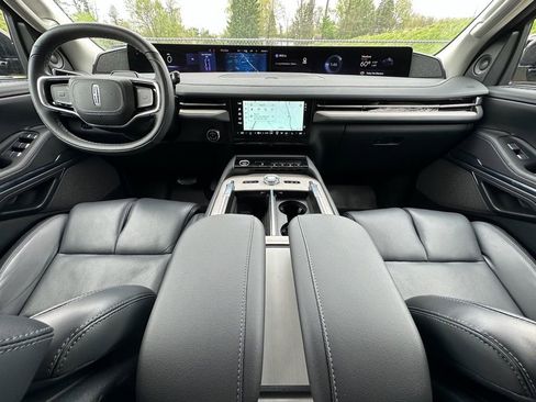 New 2025 Lincoln Navigator Reserve AWD/4WD image 22