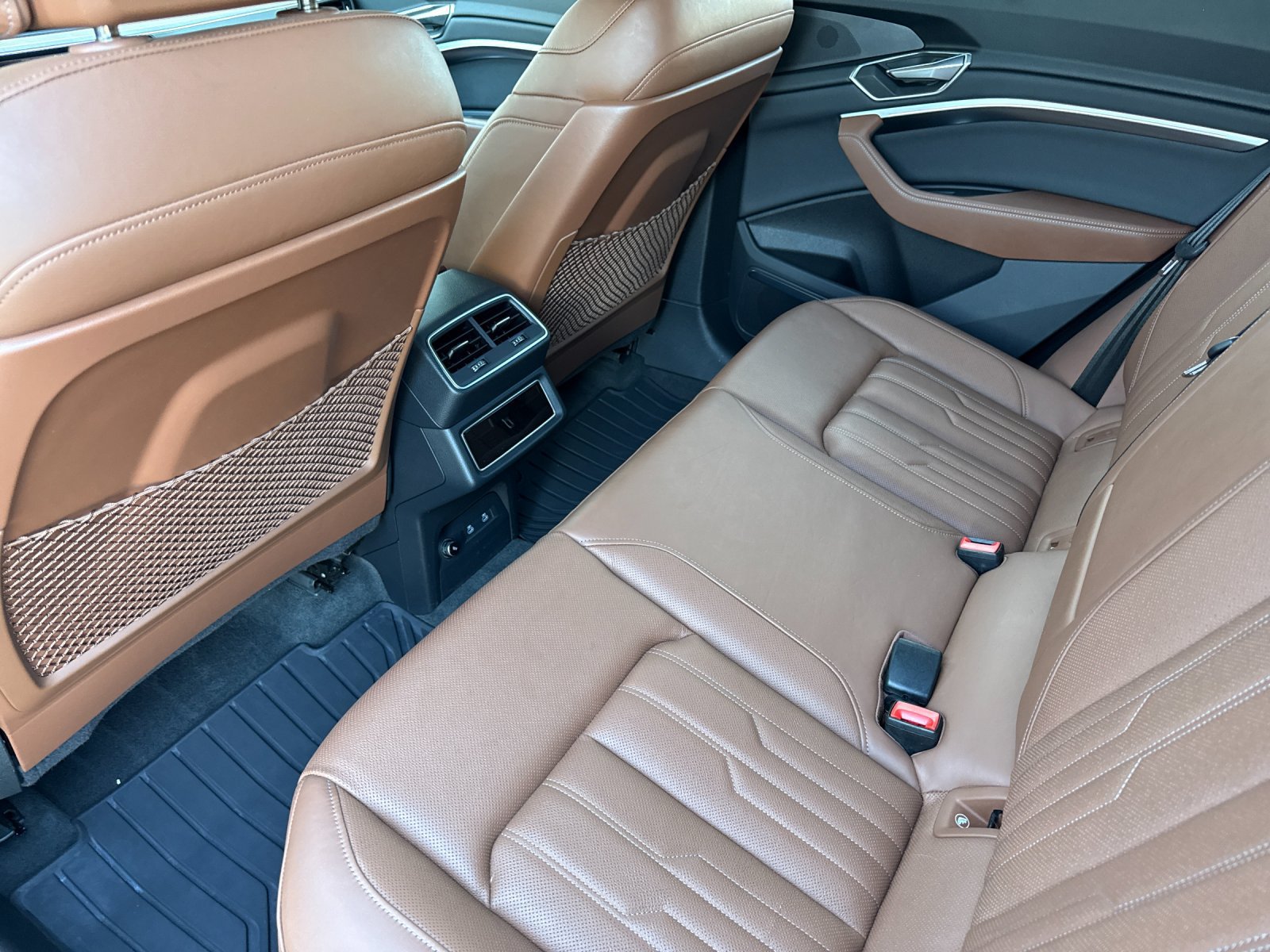 Used 2024 Audi Q8 e-tron Prestige w/ Prestige Package AWD/4WD image 12
