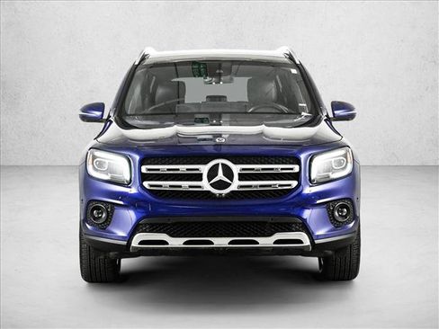Used 2022 Mercedes-Benz GLB 250 4MATIC w/ Premium Package Lite image 2