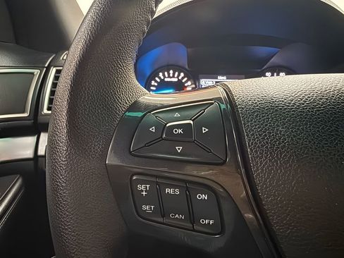 Used 2016 Ford Explorer XLT FWD image 18