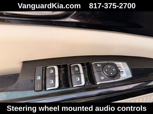 Used 2024 Kia Carnival EX image 15