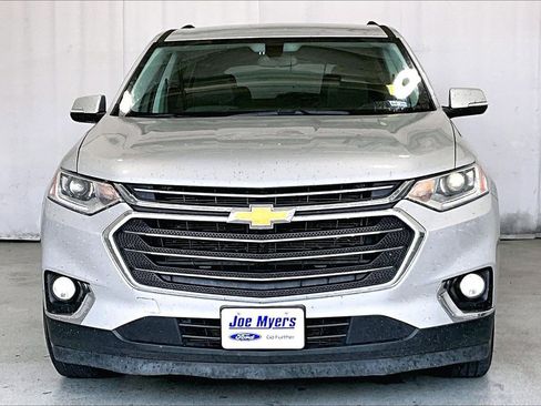Used 2021 Chevrolet Traverse LT FWD image 3