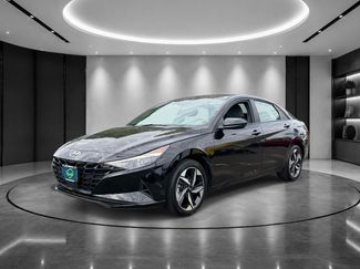 Used 2023 Hyundai Elantra SEL w/ Convenience Package FWD video 1