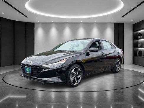 Used 2023 Hyundai Elantra SEL w/ Convenience Package FWD image 1