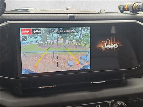 Used 2024 Jeep Gladiator Mojave AWD/4WD image 14