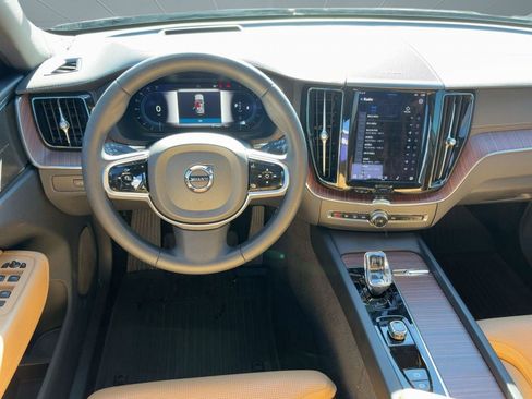 Certified 2023 Volvo XC60 B5 Ultimate w/ Climate Package image 28