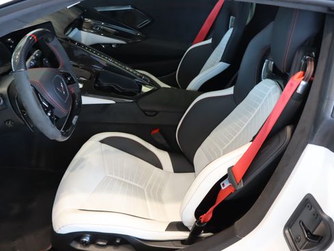 Used 2023 Chevrolet Corvette Z06 w/ Z07 Performance Package RWD image 15