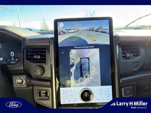 Used 2022 Ford Expedition Max Limited image 29